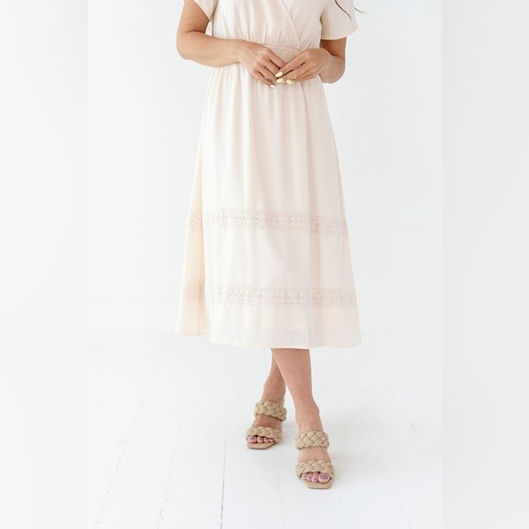 TEA N ROSE Ellie Dress In Cream - Picture 3 of 10